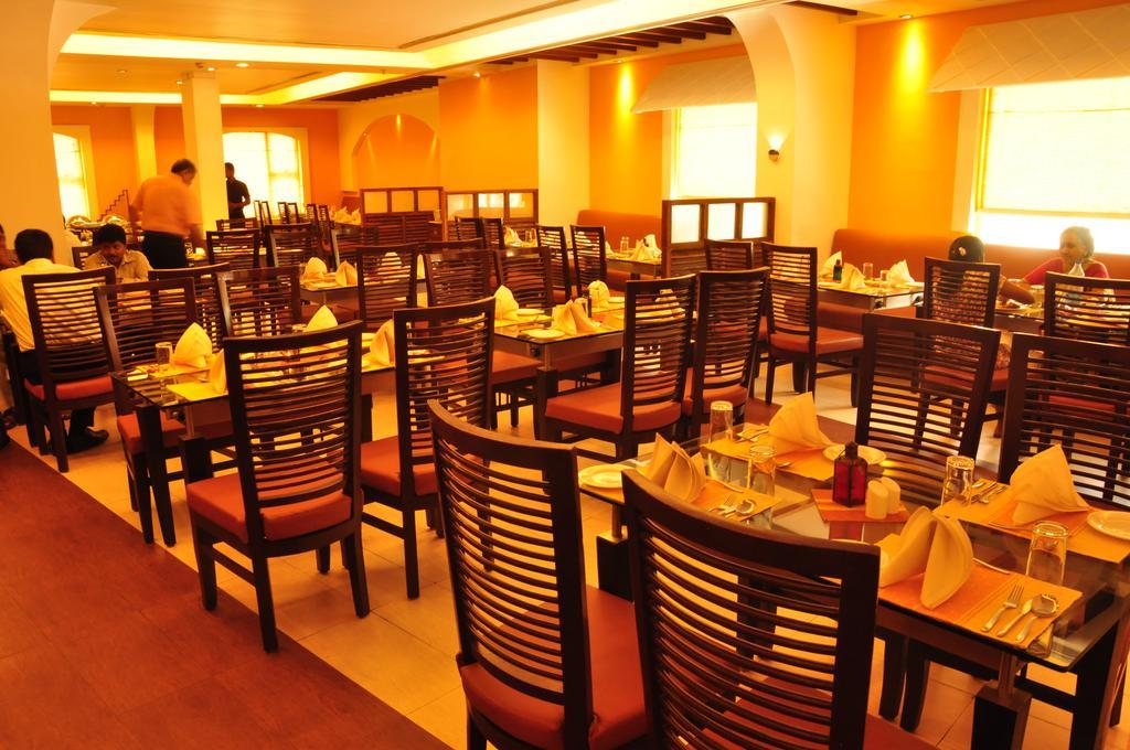 Hotel Atithi Пондичерри Экстерьер фото