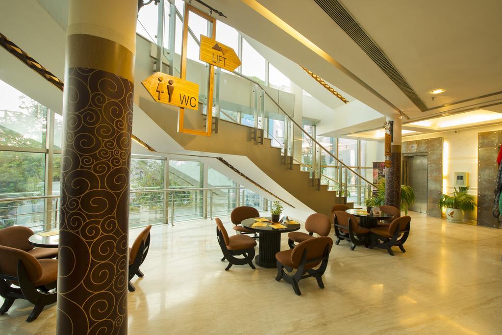 Hotel Atithi Пондичерри Экстерьер фото