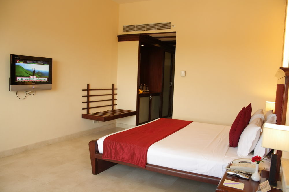 Hotel Atithi Пондичерри Экстерьер фото