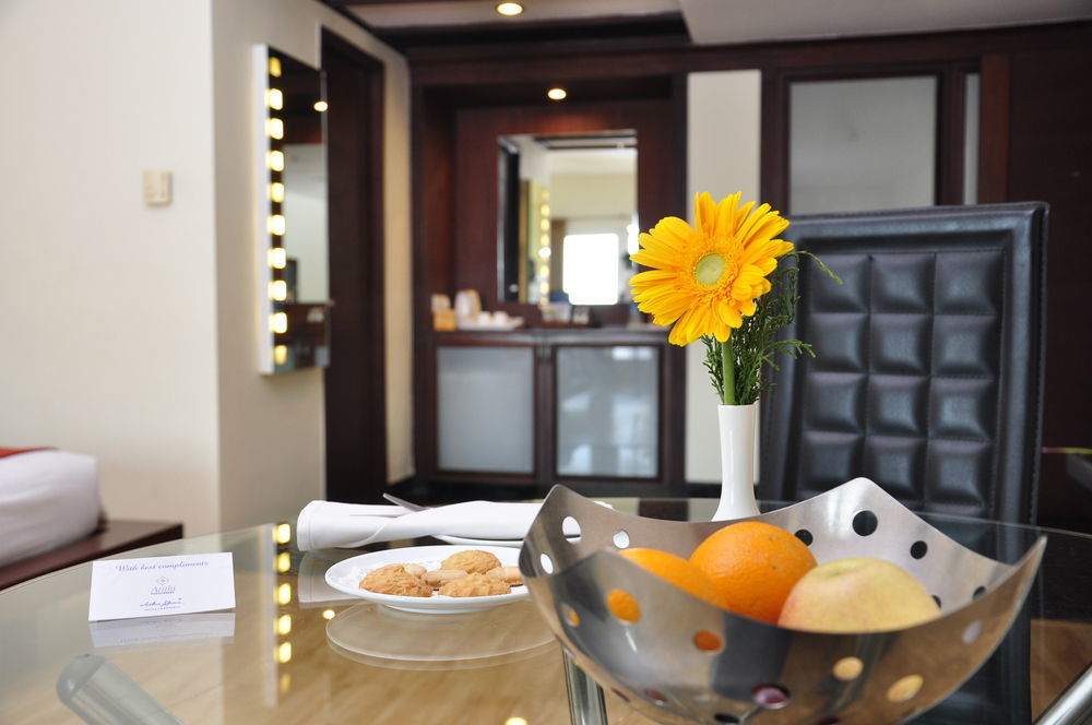 Hotel Atithi Пондичерри Экстерьер фото
