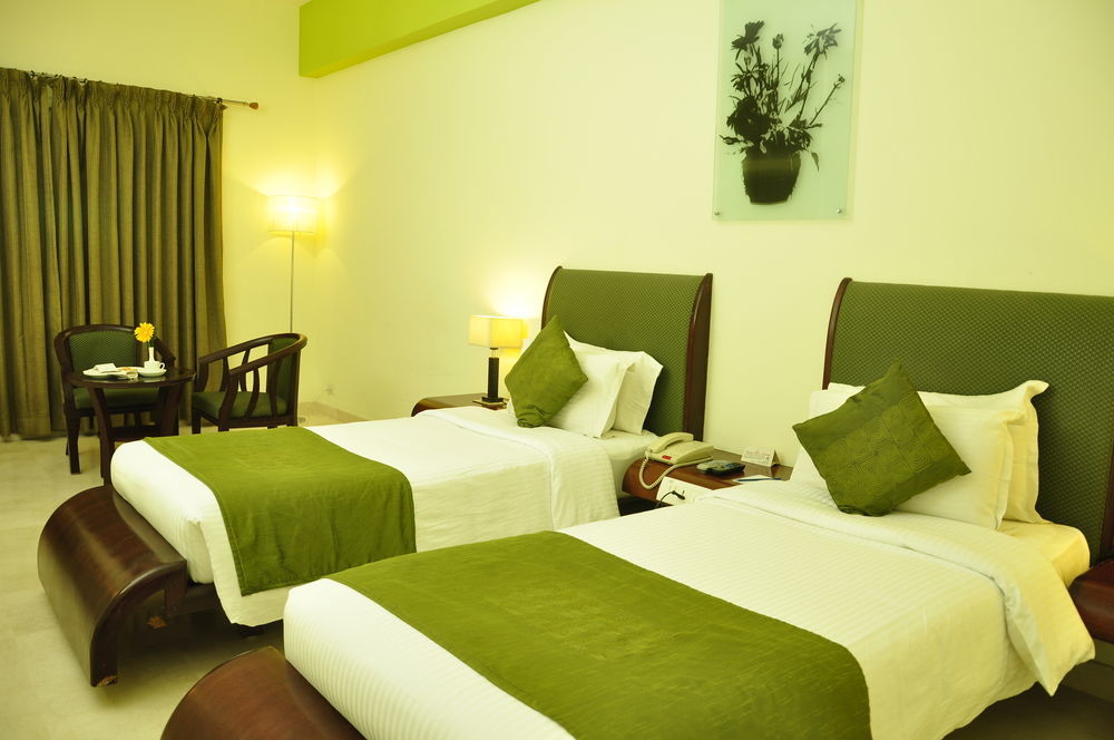 Hotel Atithi Пондичерри Экстерьер фото