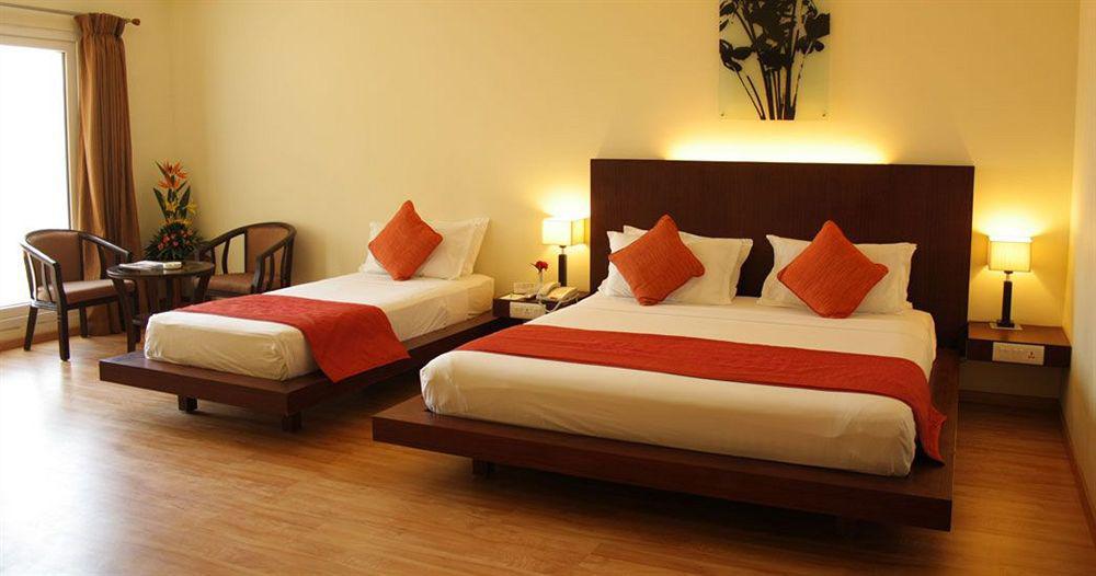 Hotel Atithi Пондичерри Экстерьер фото